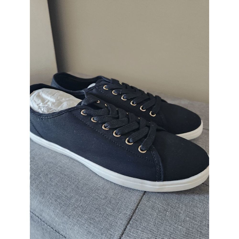Ellos Lace Up Black Canvas Sneakers Size 8 - Picture 3 of 8